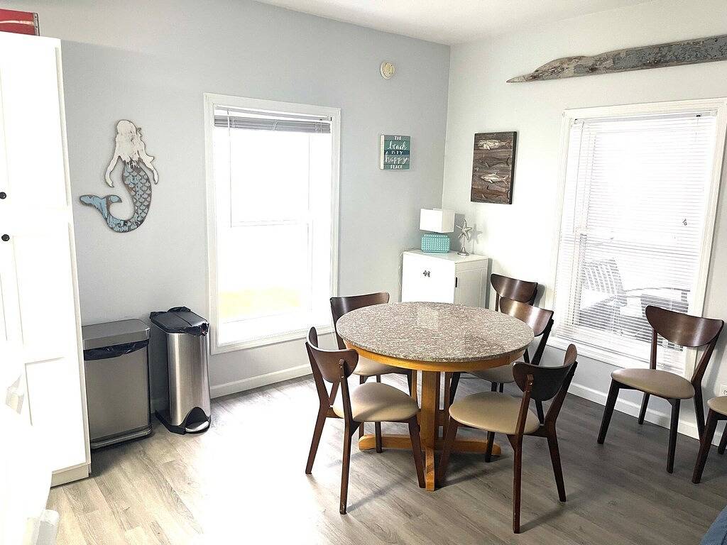 Ganze Wohnung, Waterfront 2 Bedroom - 2 Blocks from the Beach - Premium Location in Ocean City, Worcester County