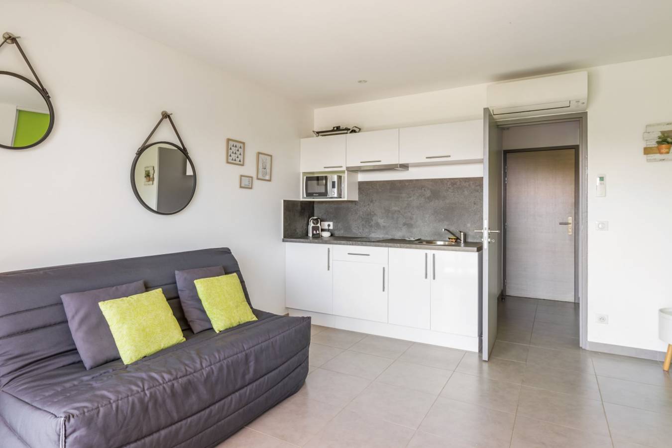 Ganzes Studio, Studio für 4 Personen mit Terrasse in Cavalaire-sur-Mer, Draguignan Region