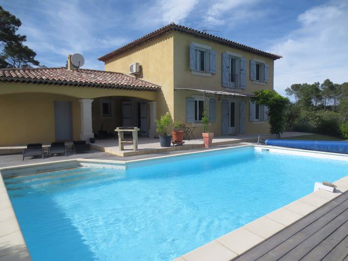 Gîte pour 8 personnes, avec piscine