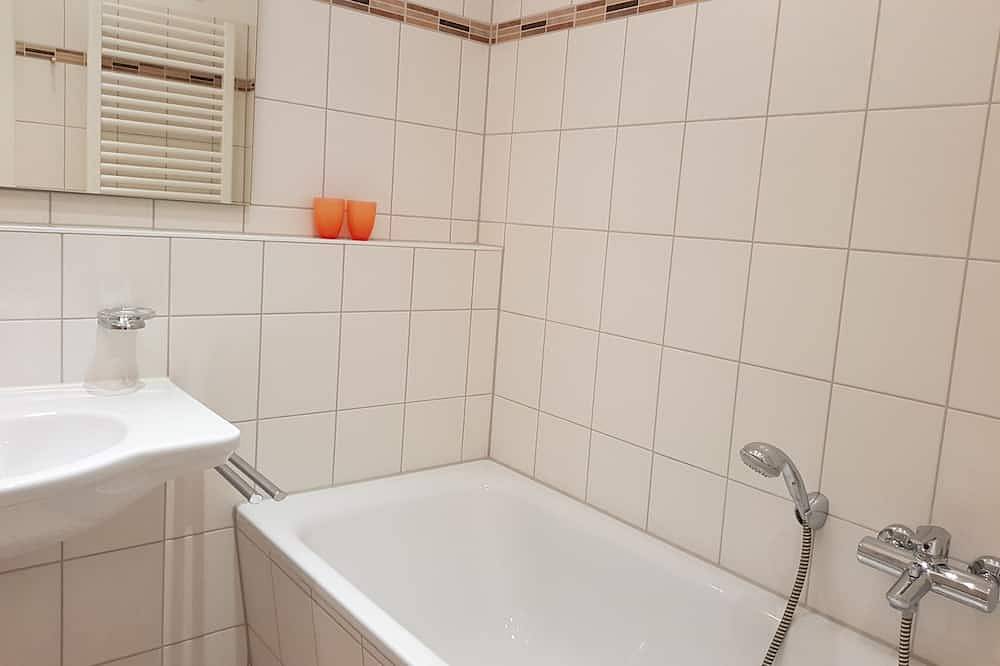 Ganze Wohnung, Fewo, strandnah, Schwimmbad, Sauna i. H. Wlan, Kurkarten incl.; max. 4 Pers. in Seebad Zempin, Zempin