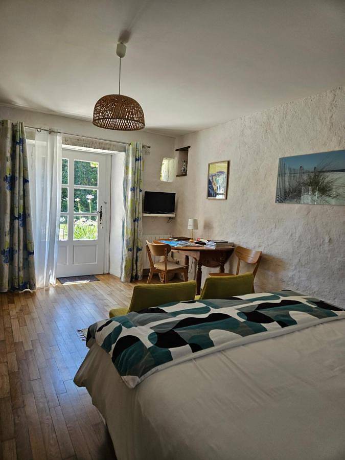 Location de vacances pour 2 personnes, avec vue ainsi que terrasse et jardin à Longueville (Manche) - 4