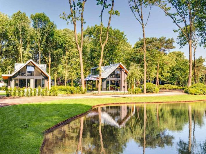 Ferienhaus für 7 Personen, mit Terrasse und Garten sowie Kinderpool und Pool