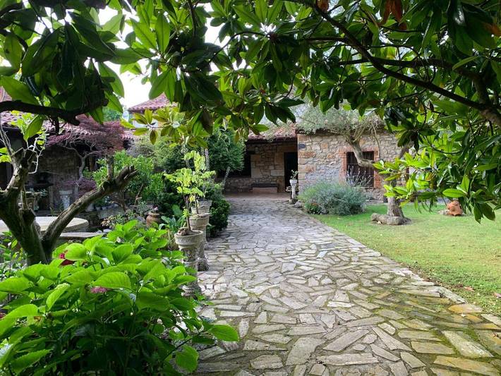 Casa rural para 12 personas, con vistas y jardín, Familias con niños en Alfoz de Lloredo - 4