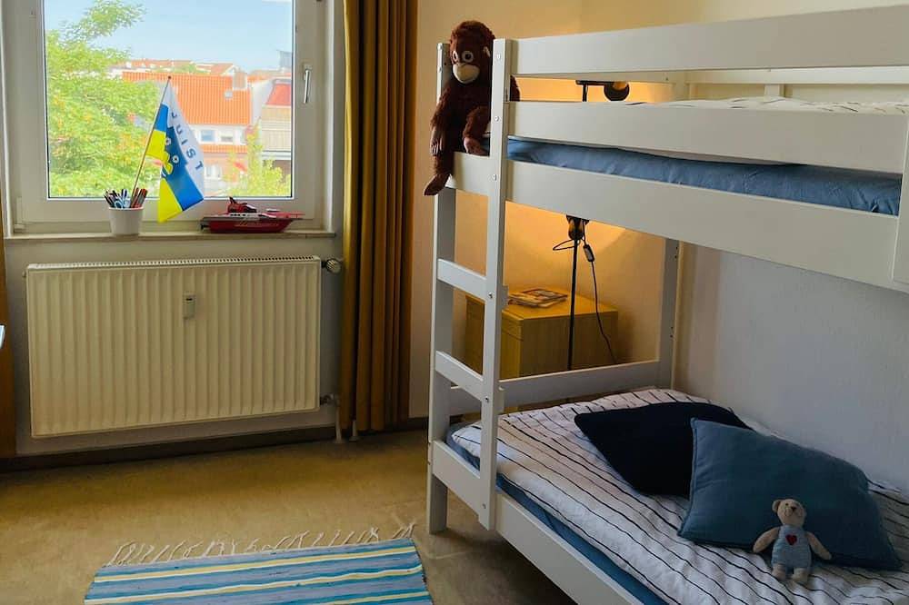 Entire apartment, Family-friendly apartment with harbor view in the town center. in Juist