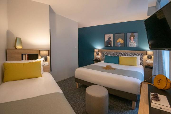 Hôtel pour 3 personnes, avec vue dans Gare de Nice ville - 2