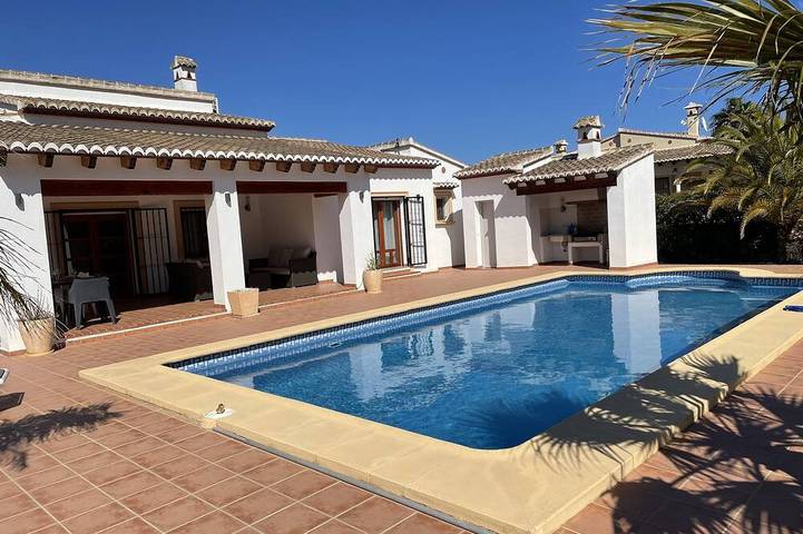 Villa für 8 Personen, mit Garten und Terrasse - 1