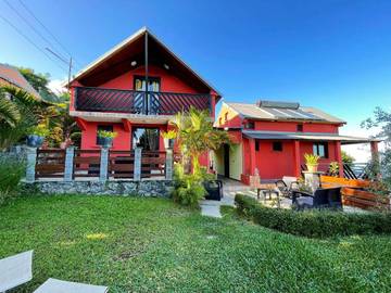 Location de vacances pour 3 personnes, avec jardin et balcon à Les Trois-Bassins