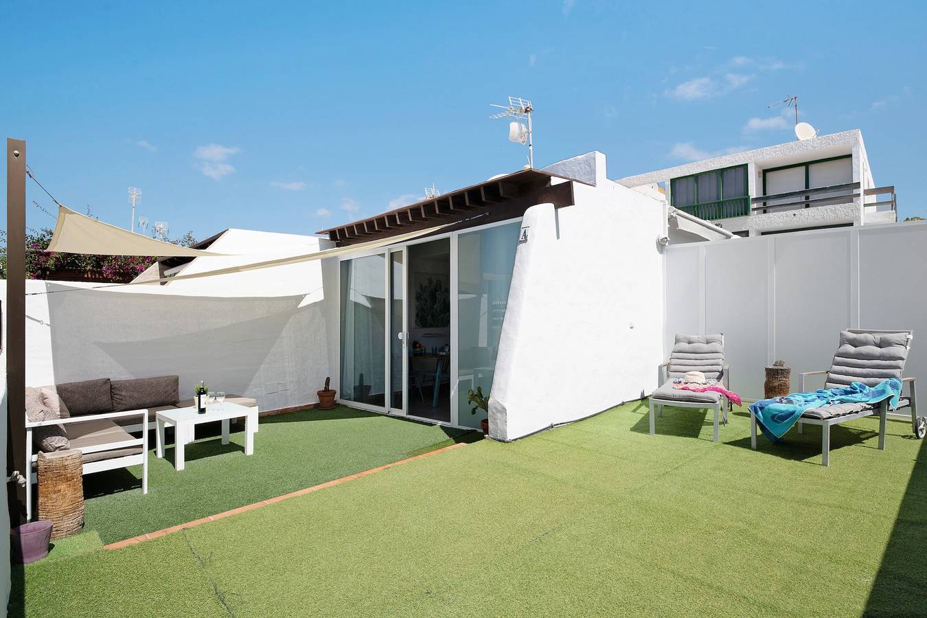 Estudio entero, Estudio "Dannamar" cerca de la playa con terraza privada y Wi-Fi in Puerto del Carmen, Tías