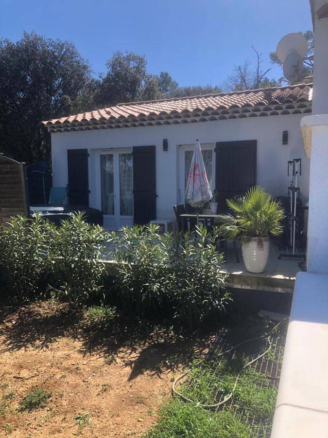 Agréable T2 au calme avec jacuzzi et jardin in Camps-la-Source, Côte méditerranéenne (France)