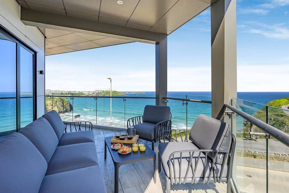 Entire apartment, Mordardha - Three Bedroom Apartment, Sleeps 6 in Newquay, Cornwall