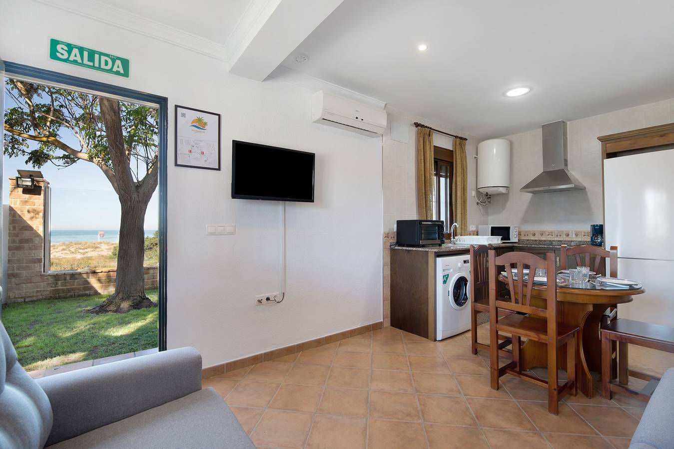 Apartamento entero, Casa de vacaciones "Novobarrosa B" con vistas al mar, piscina compartida y Wi-Fi in Novo Sancti Petri, Chiclana de la Frontera