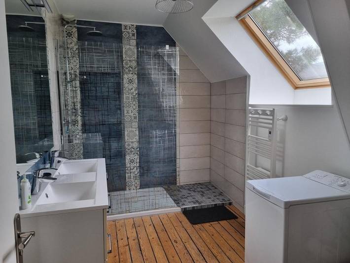 Location de vacances pour 8 personnes, avec jardin ainsi que jacuzzi et sauna dans Ardevon - 2