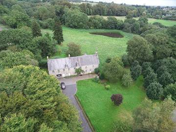 Gîte pour 12 personnes, avec terrasse et jardin à Gratot