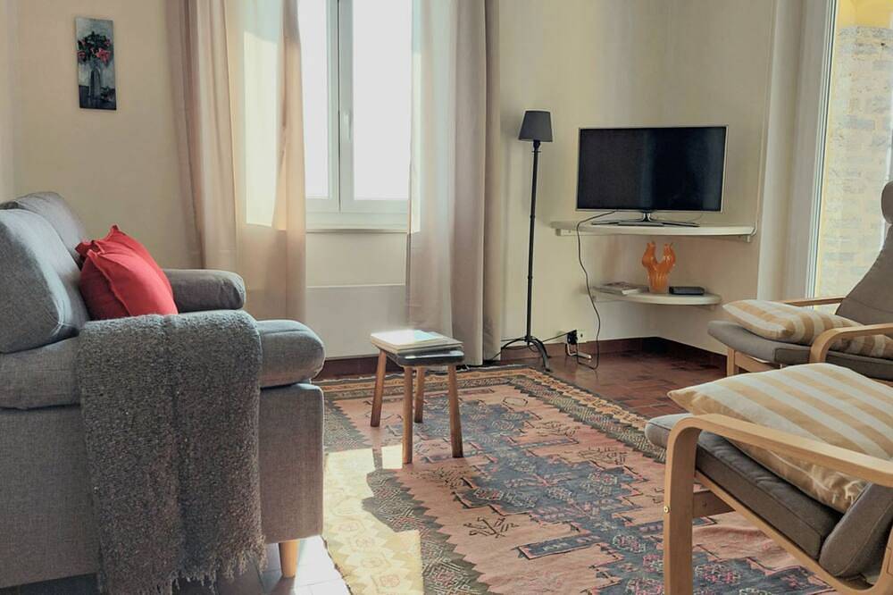 Gepflegtes Tessiner Einfamilienhaus am Sonnenhang über Locarno mit Panoramasicht in Brione sopra Minusio, Tessiner Alpen