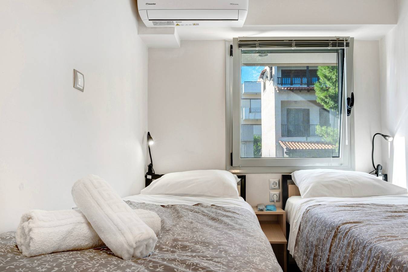 Ganzes Studio, Einzimmerapartment 'Meerseite' mit privater Terrasse, Wi-Fi und Klimaanlage in Artemida, Regionalbezirk Ostattika