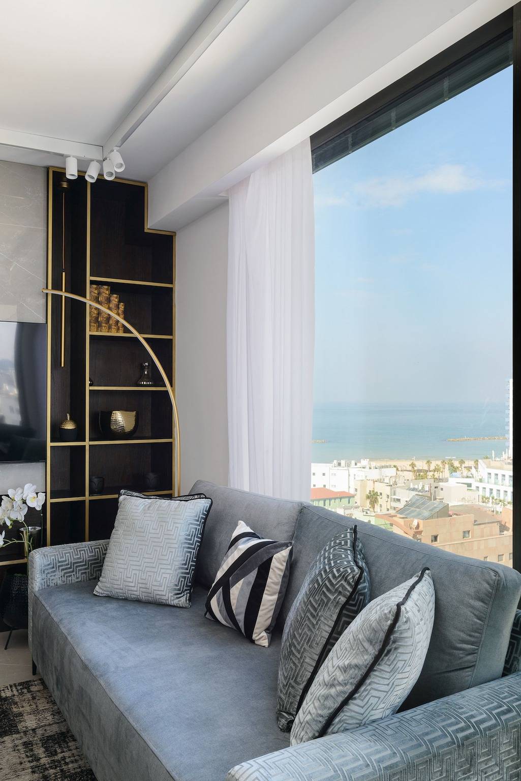 Entire apartment, Mamad High End 2Br with City & Sea View by Feelhome in Tel Aviv, Tel Aviv District