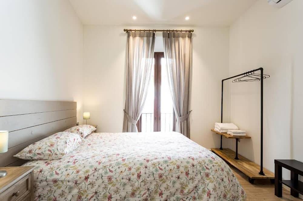 Old Town Building, Rooftop terrace with pool and views! - Several units in Casco Antiguo, Sevilla