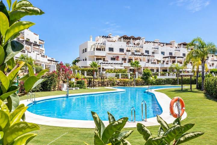 Apartamento de vacaciones para 6 personas, con jardín además de terraza y piscina - 1