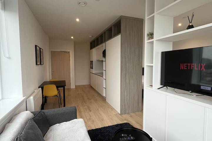 Apartment for 2 people, with pets in Hounslow