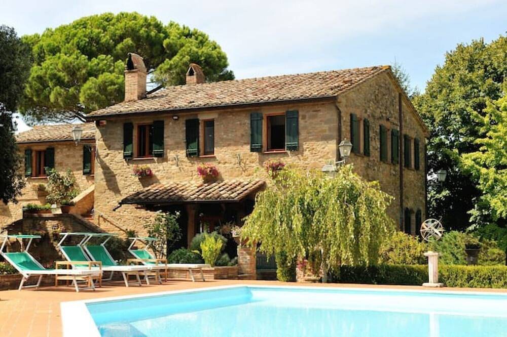 Villa for 18 People in Perugia, Perugia Province