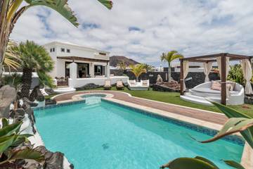 Villa for 4 People in Playa Blanca, Yaiza, Photo 2