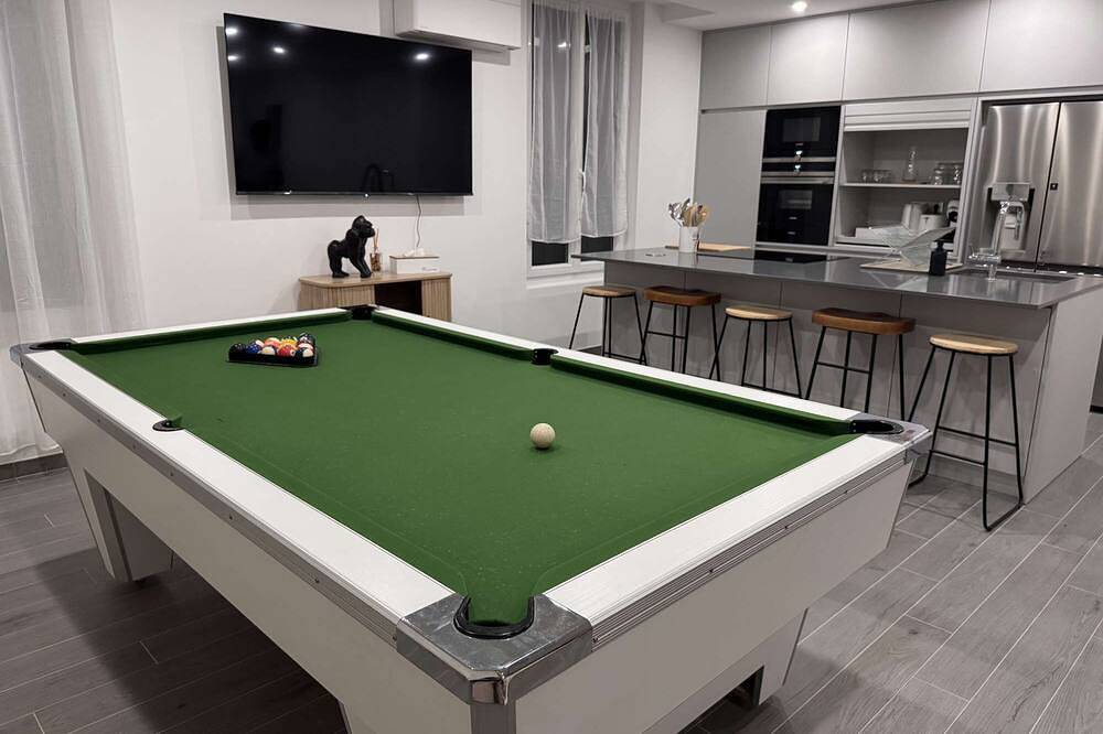 Fair-Play Home 12 guests, garden, parking, billard in Maisons-Alfort, Valle del Marne