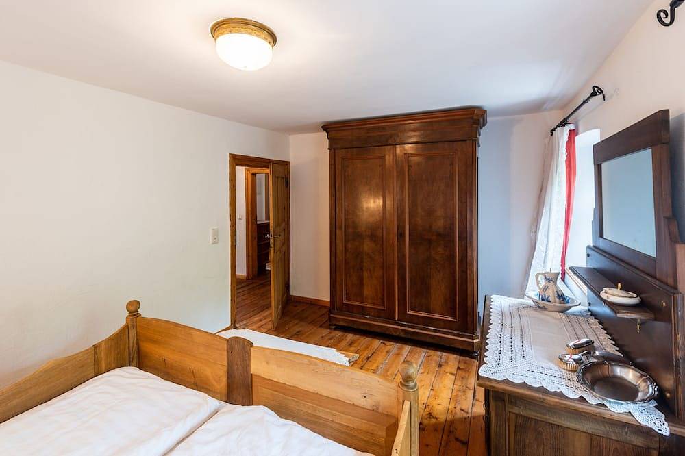 Traumhafte Luxusvilla, 480qm, 2 Whirlpools, offener Kamin, großer Garten in Wallenborn, Vulkaneifel