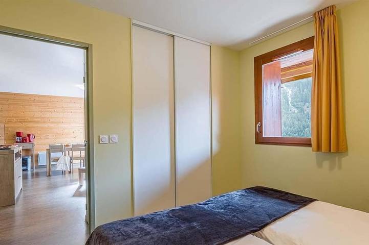 Gîte pour 4 personnes, avec piscine ainsi que balcon et sauna, animaux acceptés dans Patinoire Vaujany