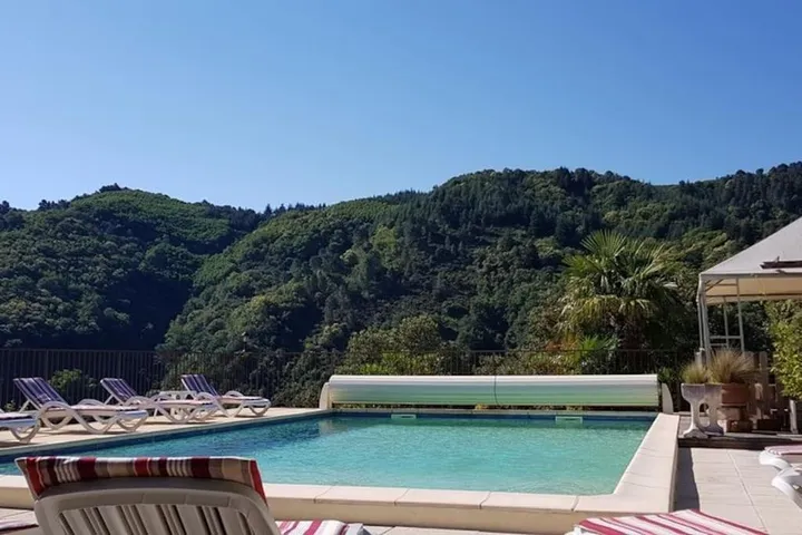 Apartamento de vacaciones para 4 personas, con piscina además de terraza y jardín - 1