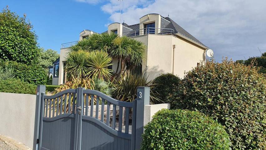 Location de vacances pour 2 personnes, avec Balcon et Jacuzzi ainsi que Terrasse et Jardin à Saint-Avé