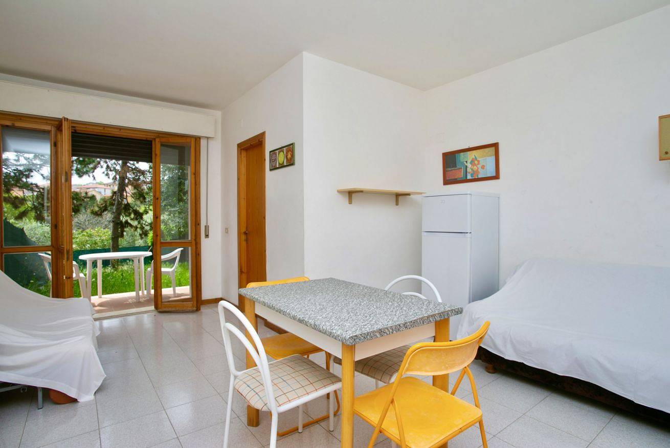 Ganze Wohnung, S075 - Sirolo, two-room apartment with garden in the center  in Sirolo, Riviera del Conero
