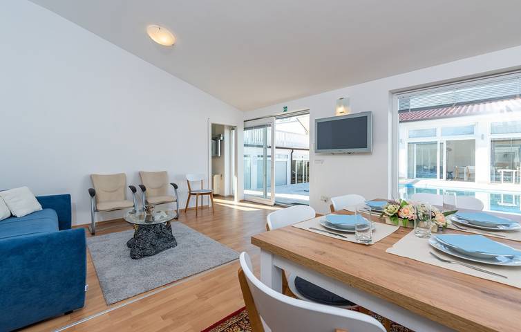 Villa für 16 Personen, mit Pool und Garten in Umag - 4