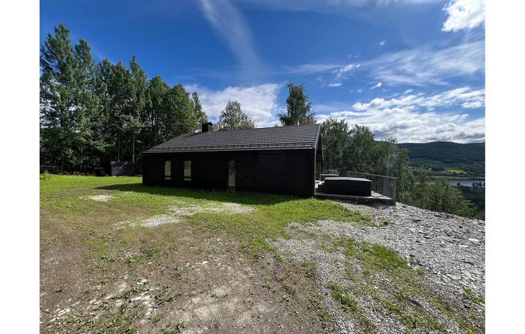 Feriehus for 9 personer, med terrasse og sauna samt have, husdyr tilladt - 1