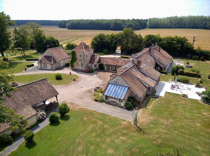Gîte pour 4 personnes, avec vue sur le lac ainsi que terrasse et jardin à La Chapelle-Rablais - 4