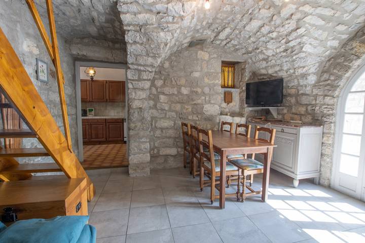 Casa vacanze 'Gite De L'écurie' con aria condizionata in Berrias-et-Casteljau, Cevenne