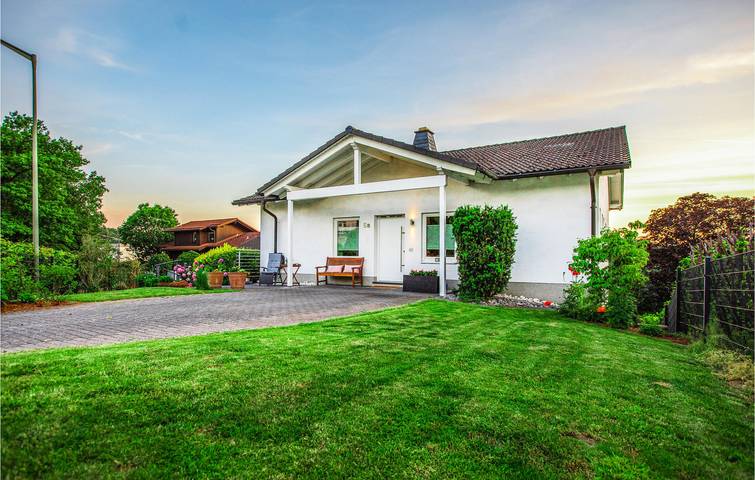 Ferienhaus für 6 Personen, mit Terrasse und Garten in Lennestadt