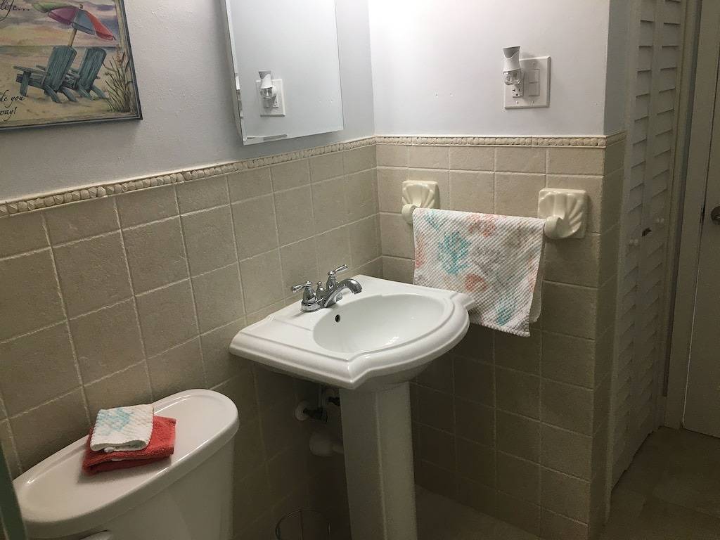 Charming Half Duplex in Sombrero Beach, Marathon