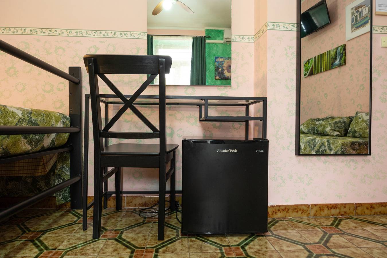 Chambre 'Appartamento 1 - Stanza 13' avec Terrasse partagée, Wi-Fi et Climatisation in Ficarra, Province de Messina