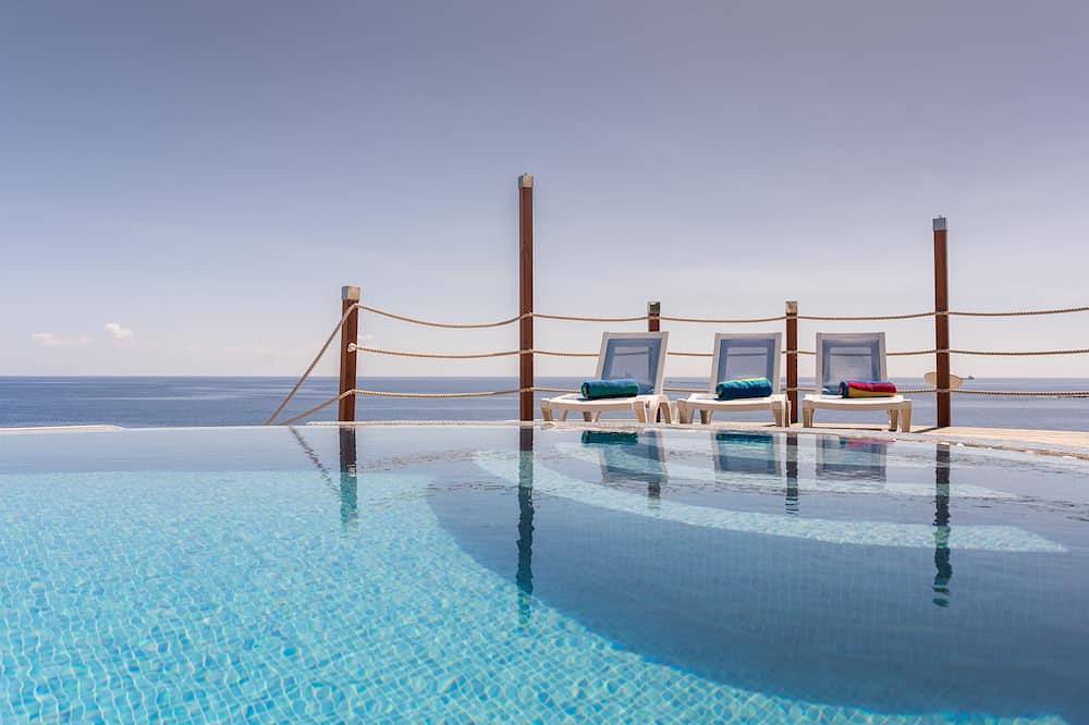 Ganze Wohnung, A Luxury Retreat with Games Room, Spa, and Pool! in Marsaskala, Insel Malta