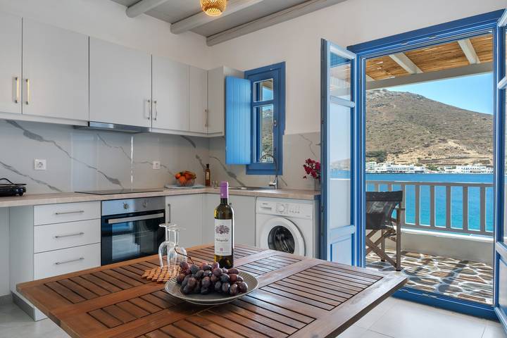 Apartamento entero, Apartamento 'Nicolas House 4' con vistas al mar, Wi-Fi y aire acondicionado in Amorgos