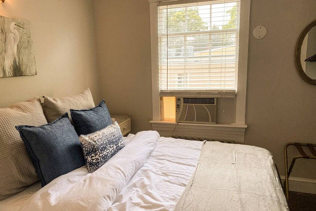 2026 Commissioning Week Promo: Book 6 Nights, Get the 7th Free in Annapolis, Anne Arundel County