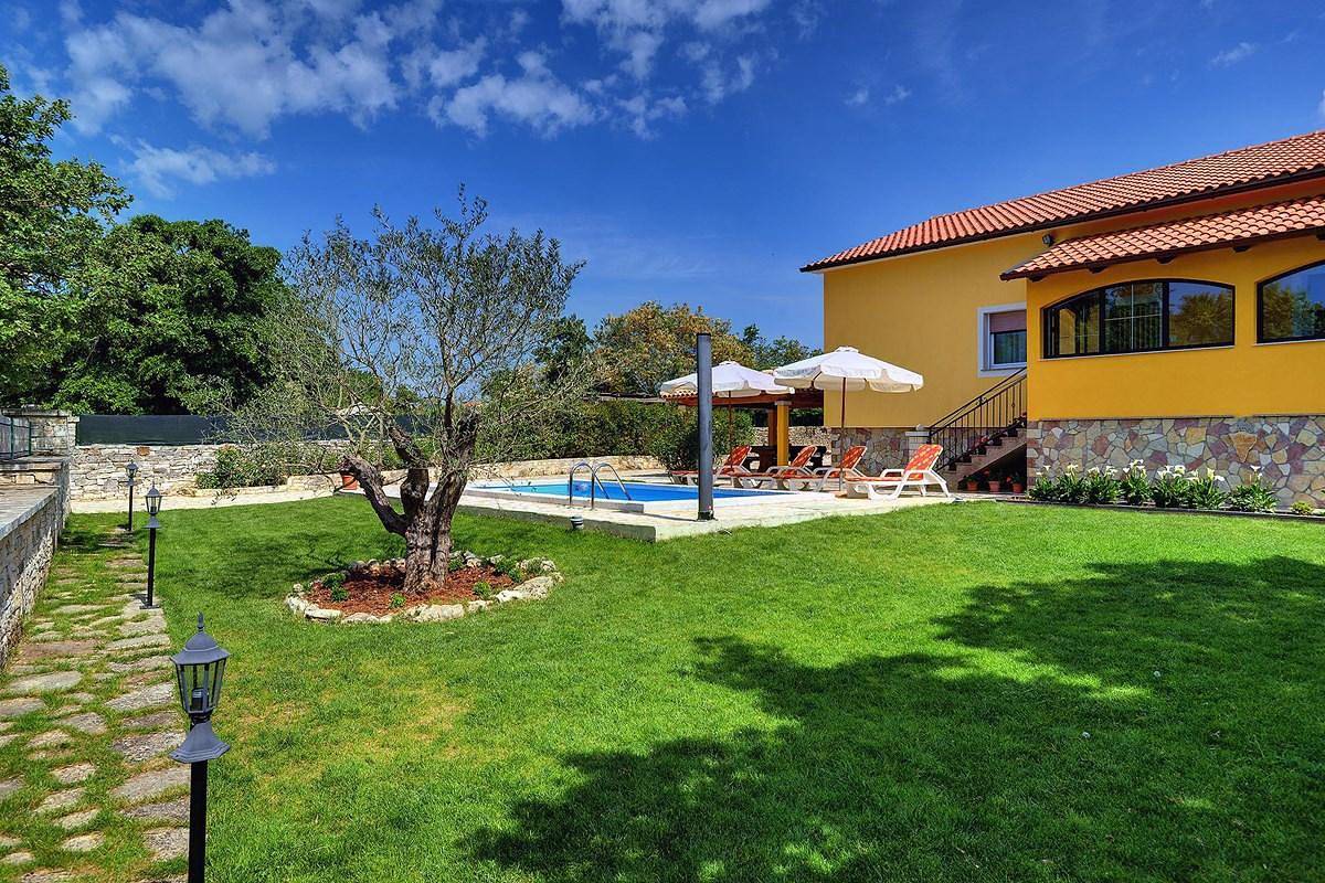 Ferienhaus mit Privatpool für 8 Personen ca. 100 qm in Juršići, Istrien (Binnenland von Istrien) in Jursici, Zentralistrien