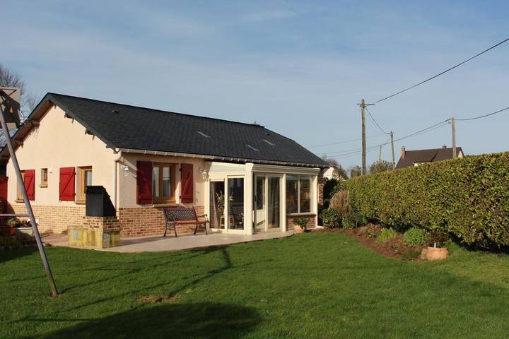 Gîte pour 4 personnes, avec terrasse et jardin à Étainhus