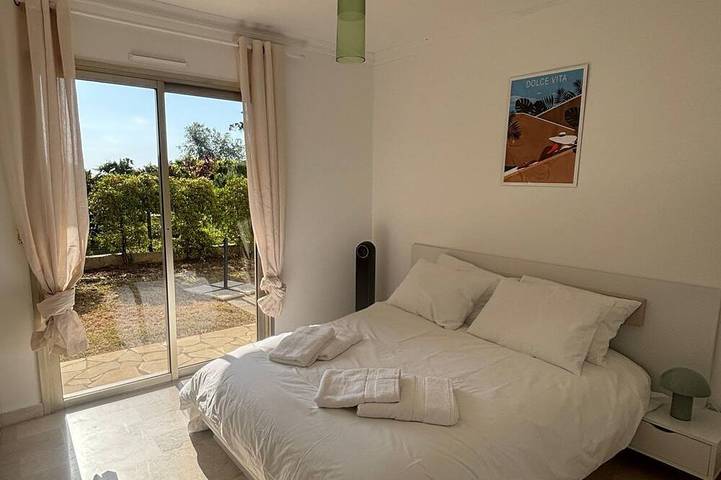 Gîte pour 8 personnes, avec terrasse ainsi que jardin et piscine dans Thalazur - 3
