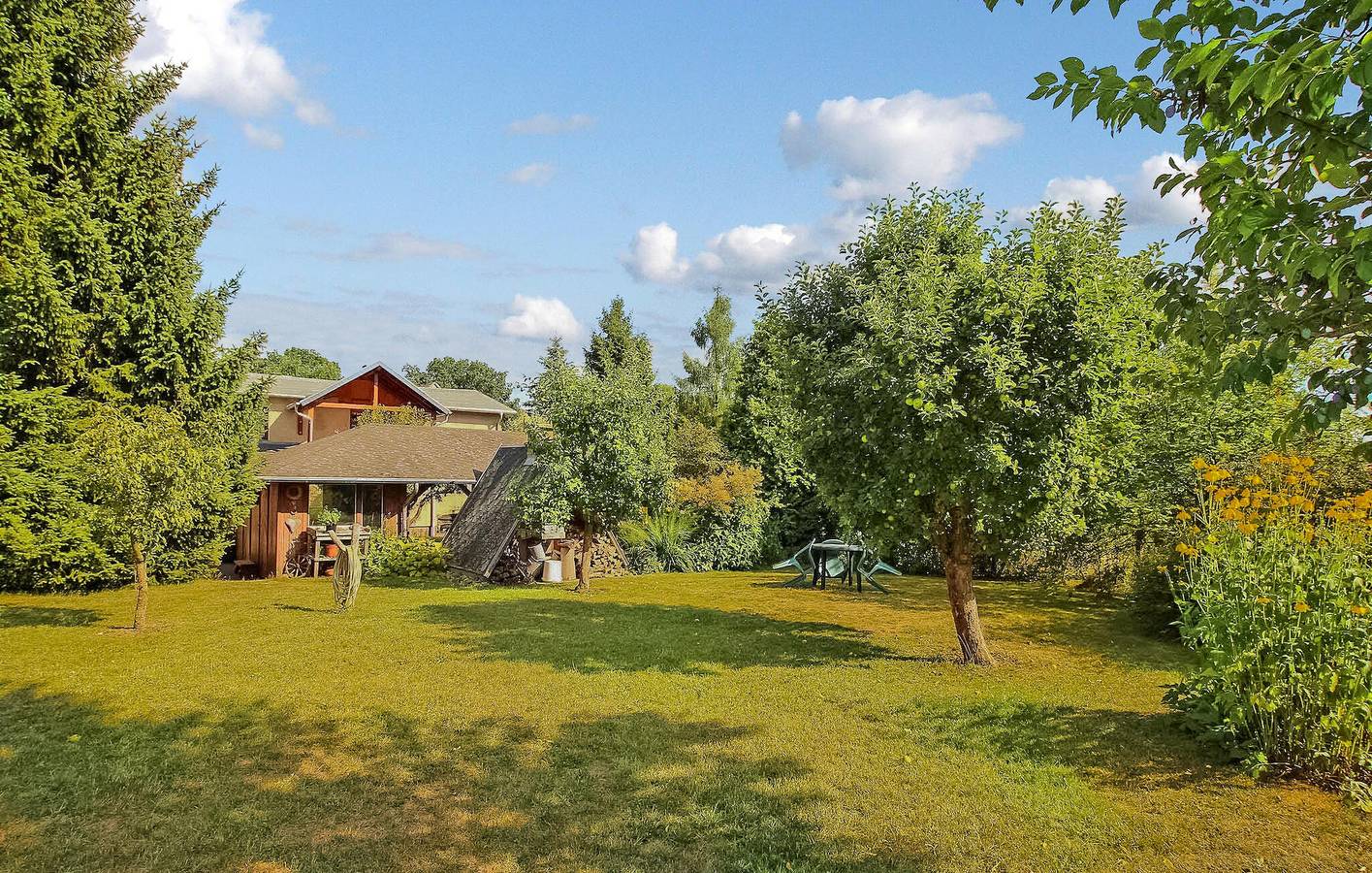Ganze Ferienwohnung, Rückzugsort mit Seeblick: Gemütliches Apartment mit Parkplatz und TV in Roggentin (Mirow), Mirow