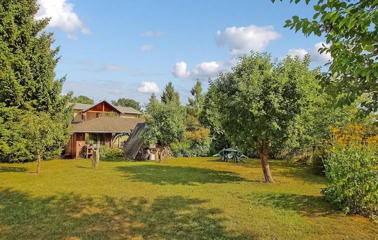 Ganze Ferienwohnung, Rückzugsort mit Seeblick: Gemütliches Apartment mit Parkplatz und TV in Roggentin (Mirow), Mirow