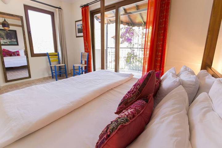 Atemberaubende Villa, privater beheizter Pool, Dachterrassenbar, Billardtisch, 200 m zum Strand in Kaş, Provinz Antalya