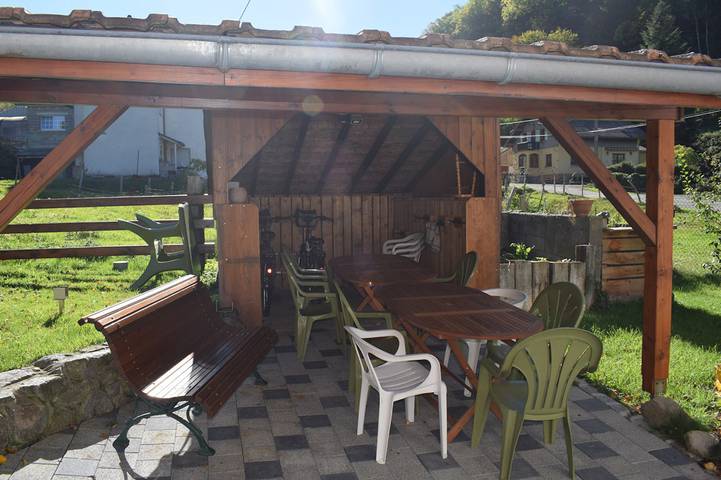 Gîte pour 8 personnes, avec terrasse et jardin