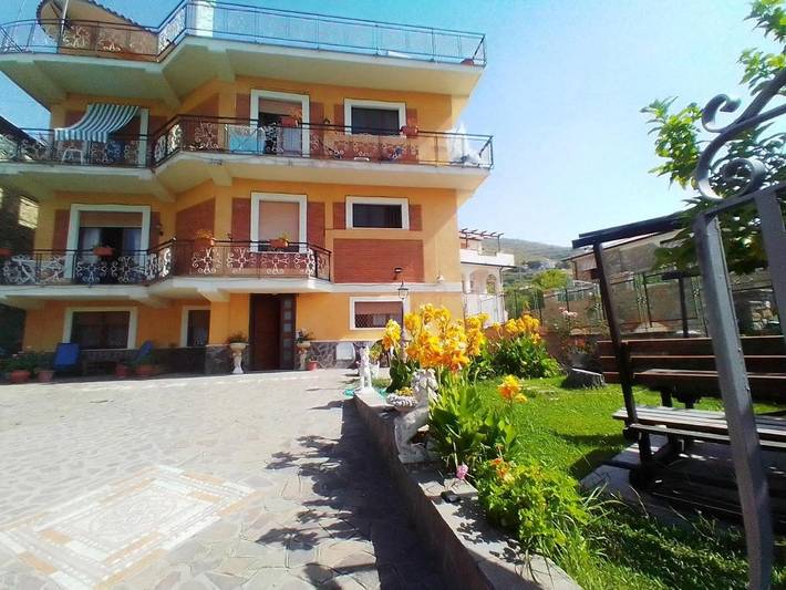 Location de vacances pour 2 personnes, avec Balcon ainsi que Jardin et Vue à Agnone Cilento - 2