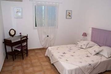 Villa pour 3 Personnes dans Bormes-les-Mimosas, Région de Toulon, Photo 1